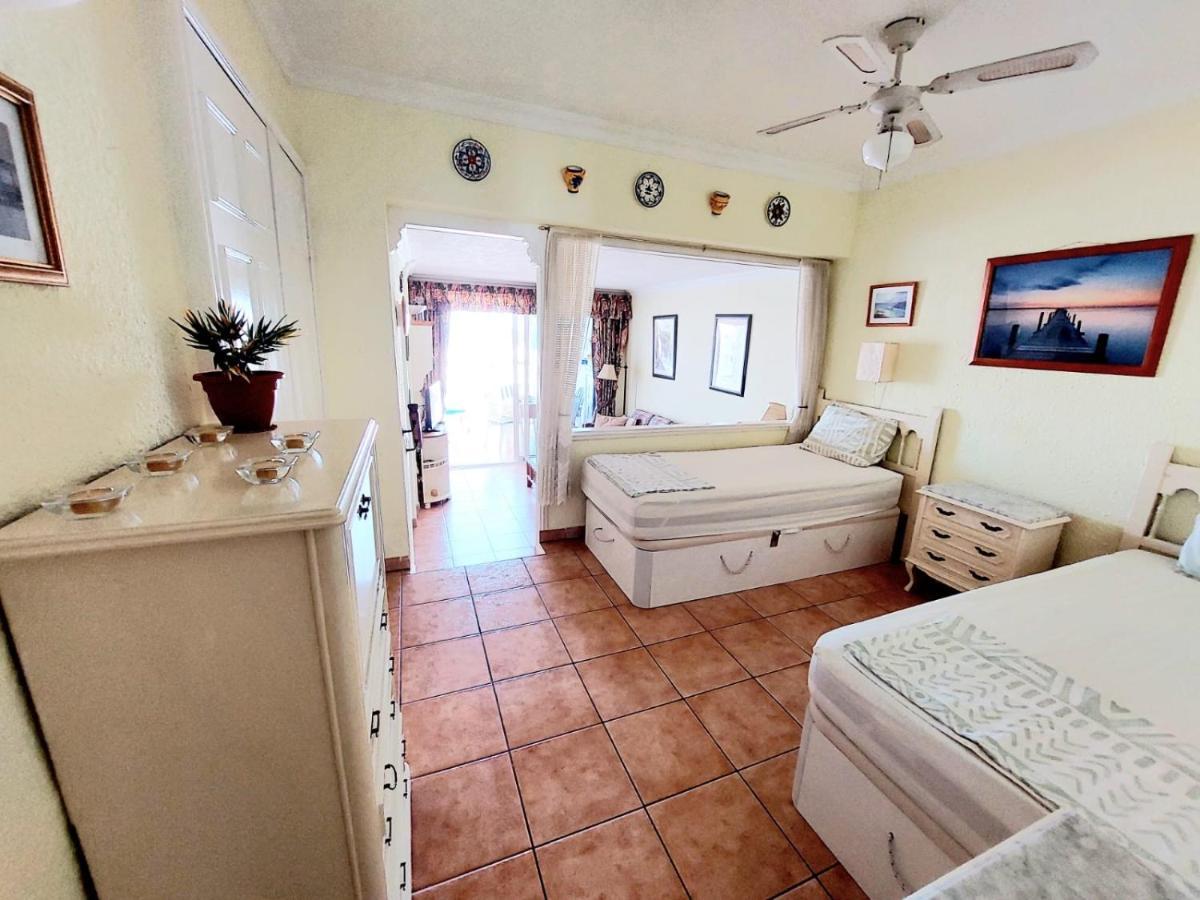 First Line Villa Floor Studio Apartment With Amazing Sea View Air Conditioned Just 50M From The Beach Costa Adeje  Exteriör bild