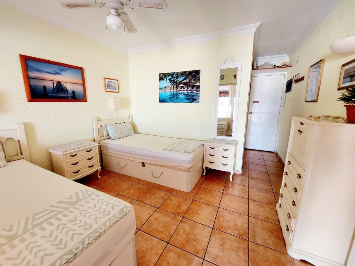 First Line Villa Floor Studio Apartment With Amazing Sea View Air Conditioned Just 50M From The Beach Costa Adeje  Exteriör bild