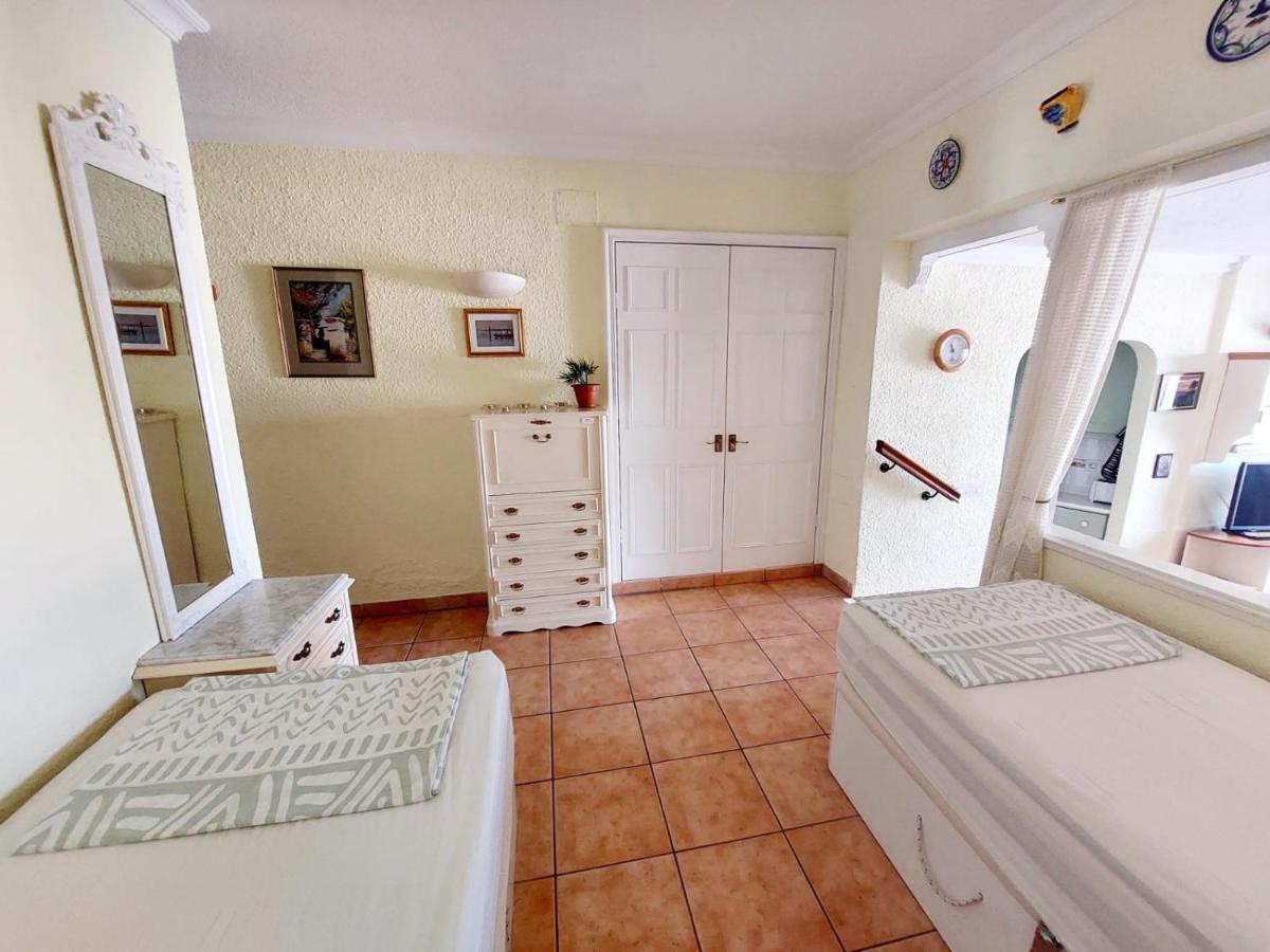 First Line Villa Floor Studio Apartment With Amazing Sea View Air Conditioned Just 50M From The Beach Costa Adeje  Exteriör bild