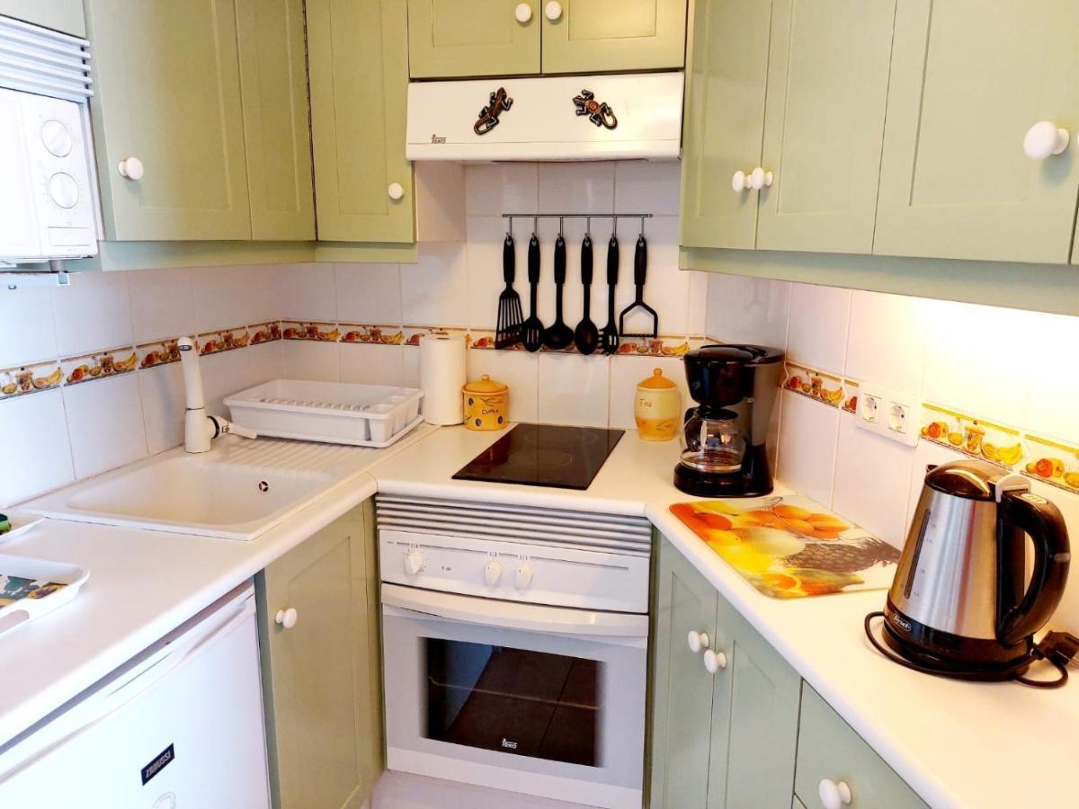 First Line Villa Floor Studio Apartment With Amazing Sea View Air Conditioned Just 50M From The Beach Costa Adeje  Exteriör bild