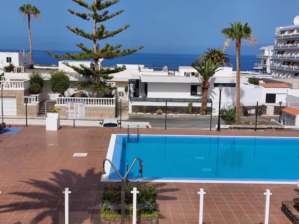 First Line Villa Floor Studio Apartment With Amazing Sea View Air Conditioned Just 50M From The Beach Costa Adeje  Exteriör bild