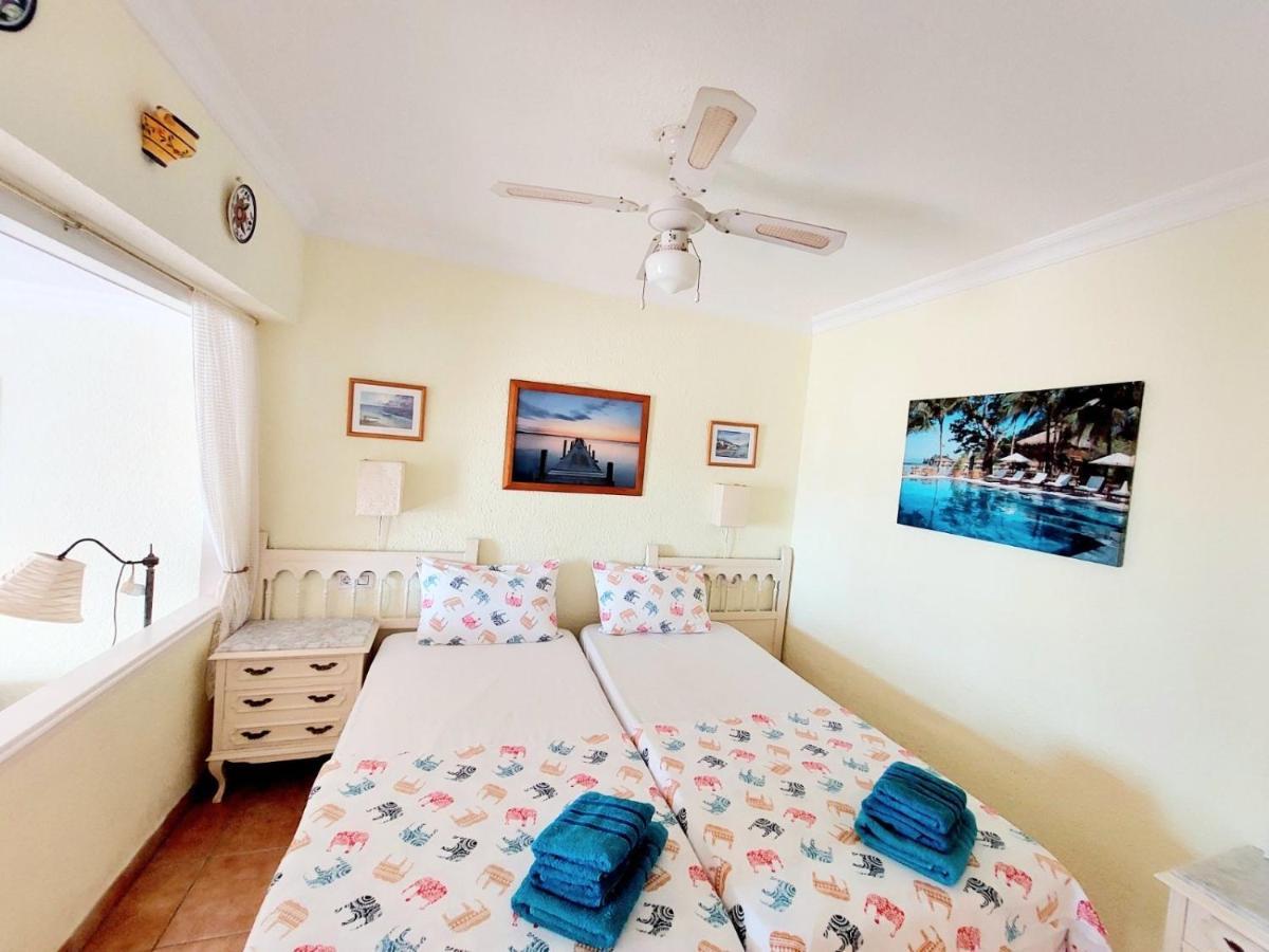 First Line Villa Floor Studio Apartment With Amazing Sea View Air Conditioned Just 50M From The Beach Costa Adeje  Exteriör bild